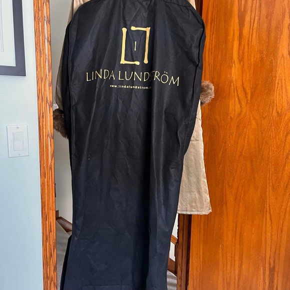Linda Lundstrom vintage LaParka long coat gold 100% wool sz 10 with nylon shell. - Picture 7 of 10